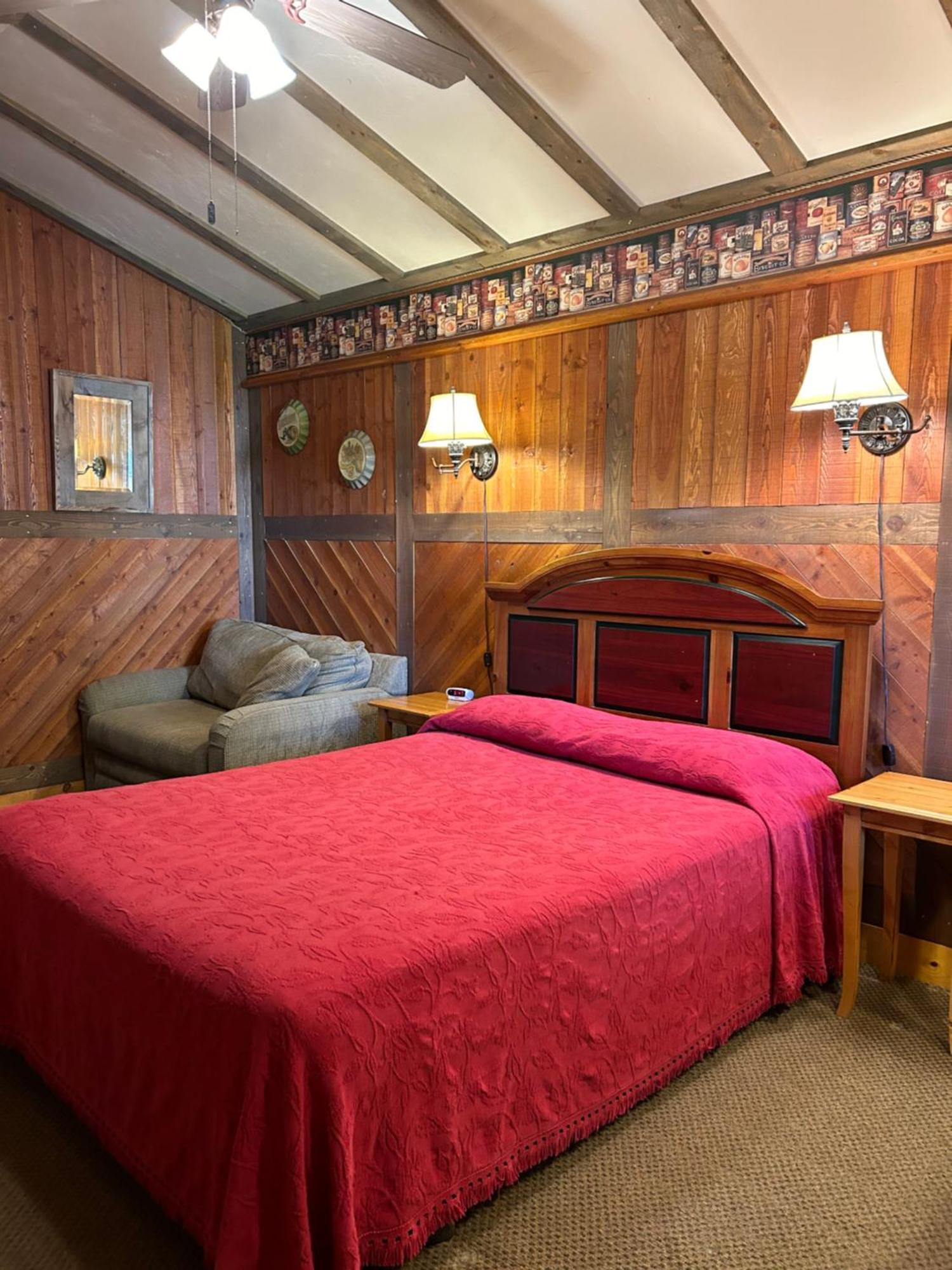 Moore'S Old Pine Inn Marysvale エクステリア 写真