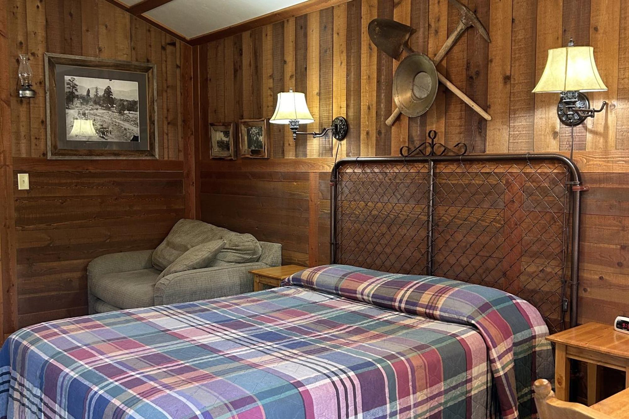 Moore'S Old Pine Inn Marysvale エクステリア 写真